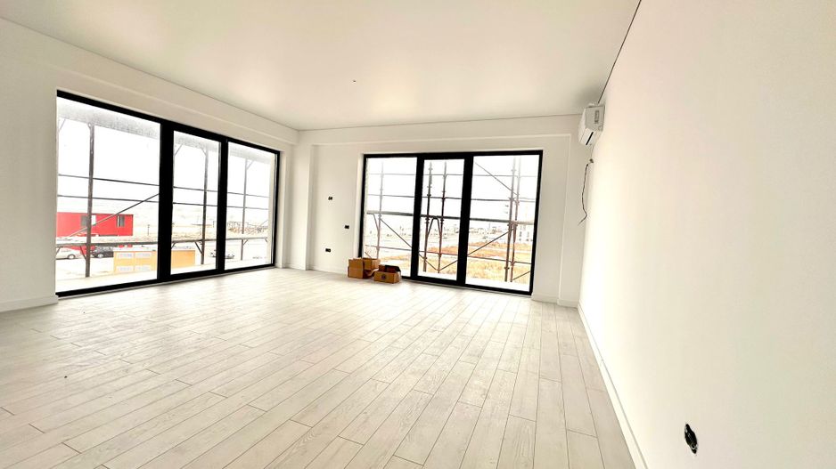 Apartament de vanzare 2 camere- vedere la mare - Poză 3