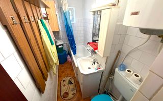 Apartament cu 3 camere - Craiovita Noua - etaj intermediar - Poză 7