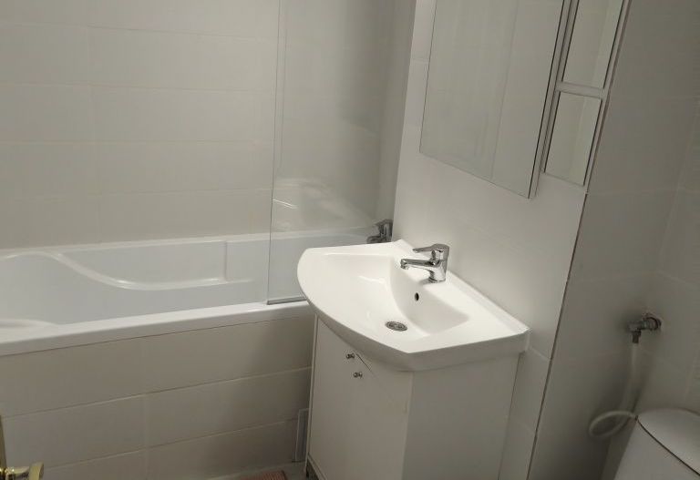 Apartament Piata Victoriei / metrou - Poză 4