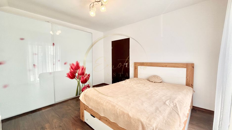 1/2 Duplex - Giroc - zona Planetelor - 4 camere | Poarta electrica - Poză 3