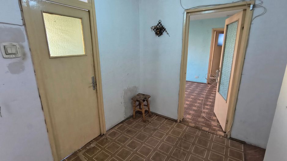 Apartament 3 camere semidecomandat Berceni - Poză 8