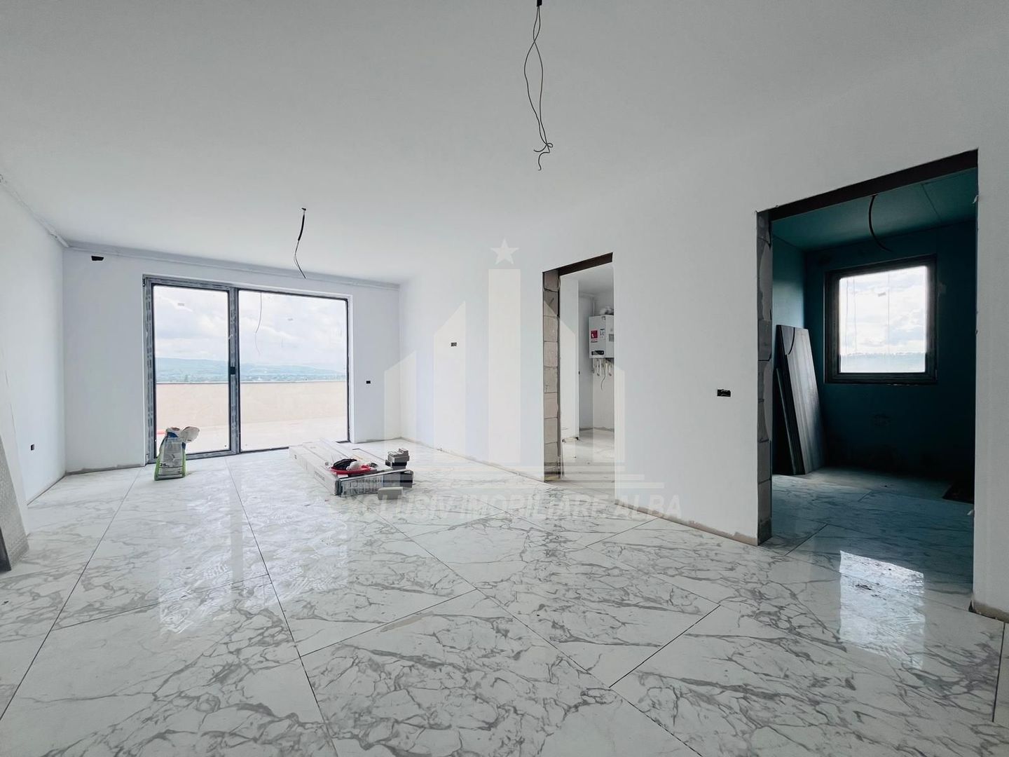 Apartament cu 3 camere si terasa de 45 mp, Bloc Nou - Poză 1