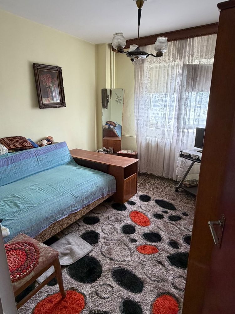 Apartament 2 camere, Titan-1 Decembrie 1918, bloc 1987 - Poză 1