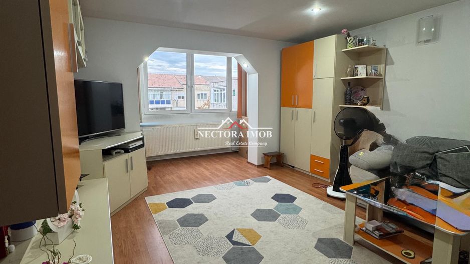 NECTORA IMOB-Apartament 3 camere, 2 bai, 2 balcoane, Zona Horea, 64 mp - Poză 1