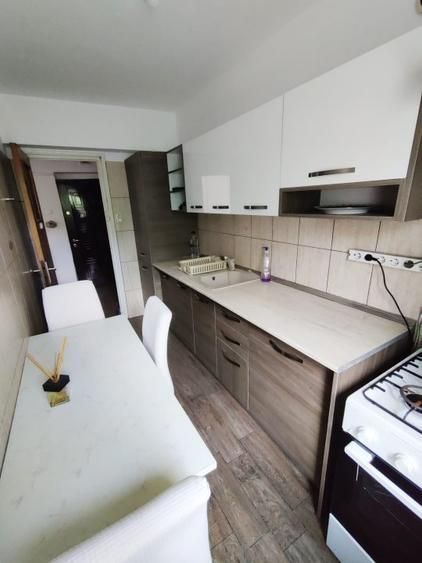 Închiriere Apartament cu 3 camere,  3 min metrou Dristor, Pet Friendly - Poză 2