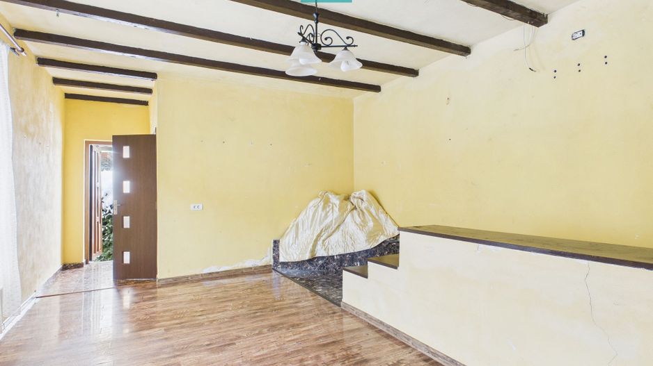 Casă cu 4 camere în zona Parneava - Poză 7