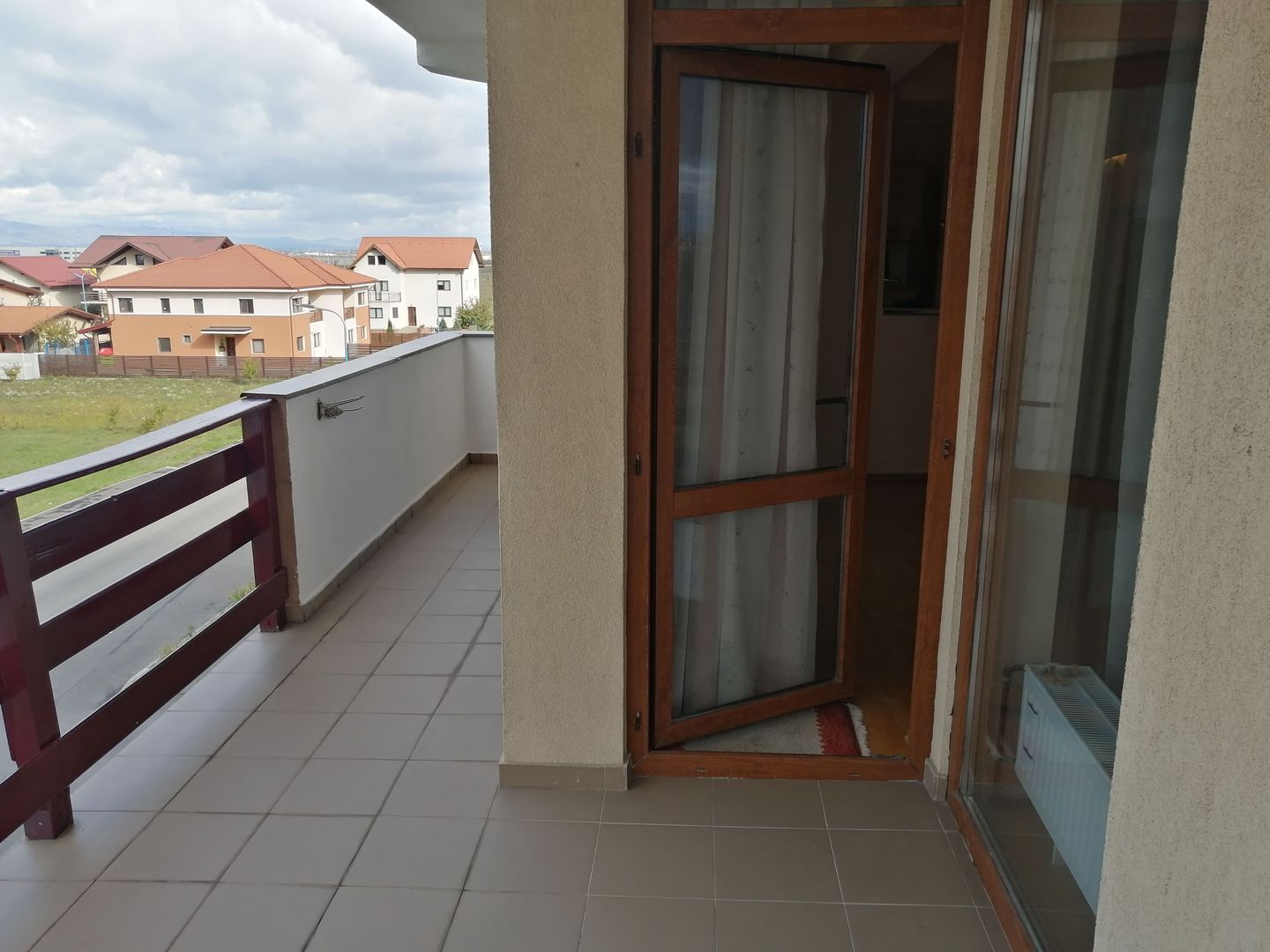 3 camere, structura mare, curte si garaj - Poză 4