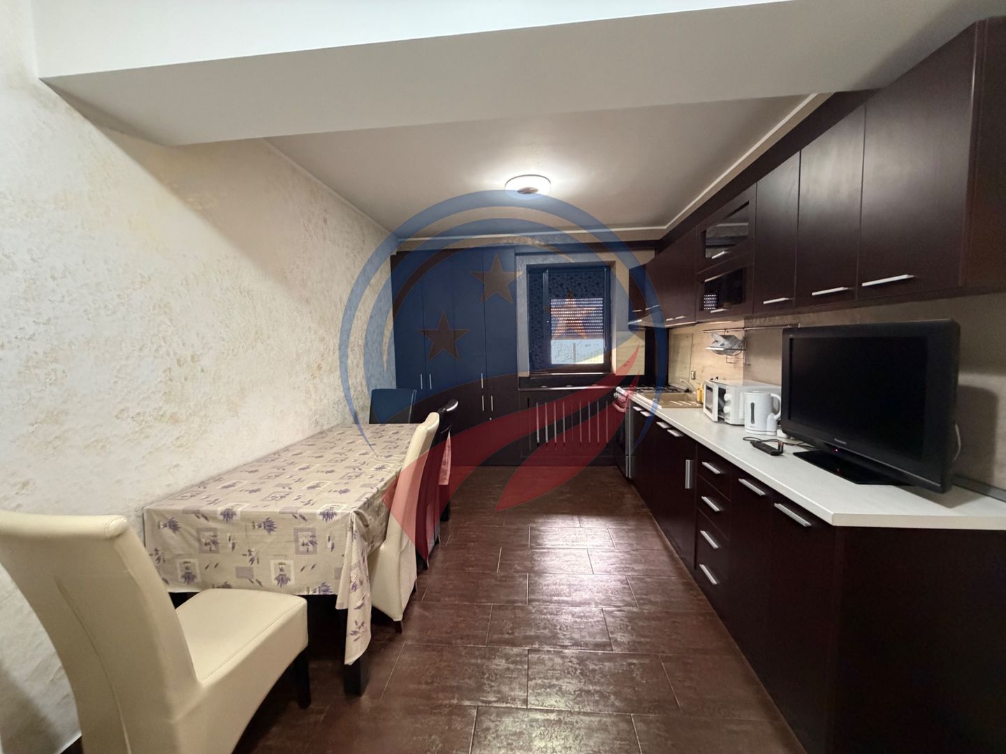 CHIRIE GARSONIERA FORD DAMILA - Poză 3