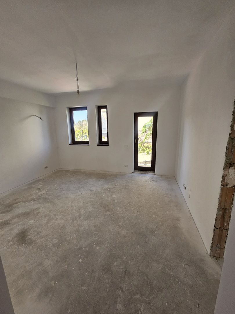 Garsonieră bloc deosebit Damaroaia - Poză 2