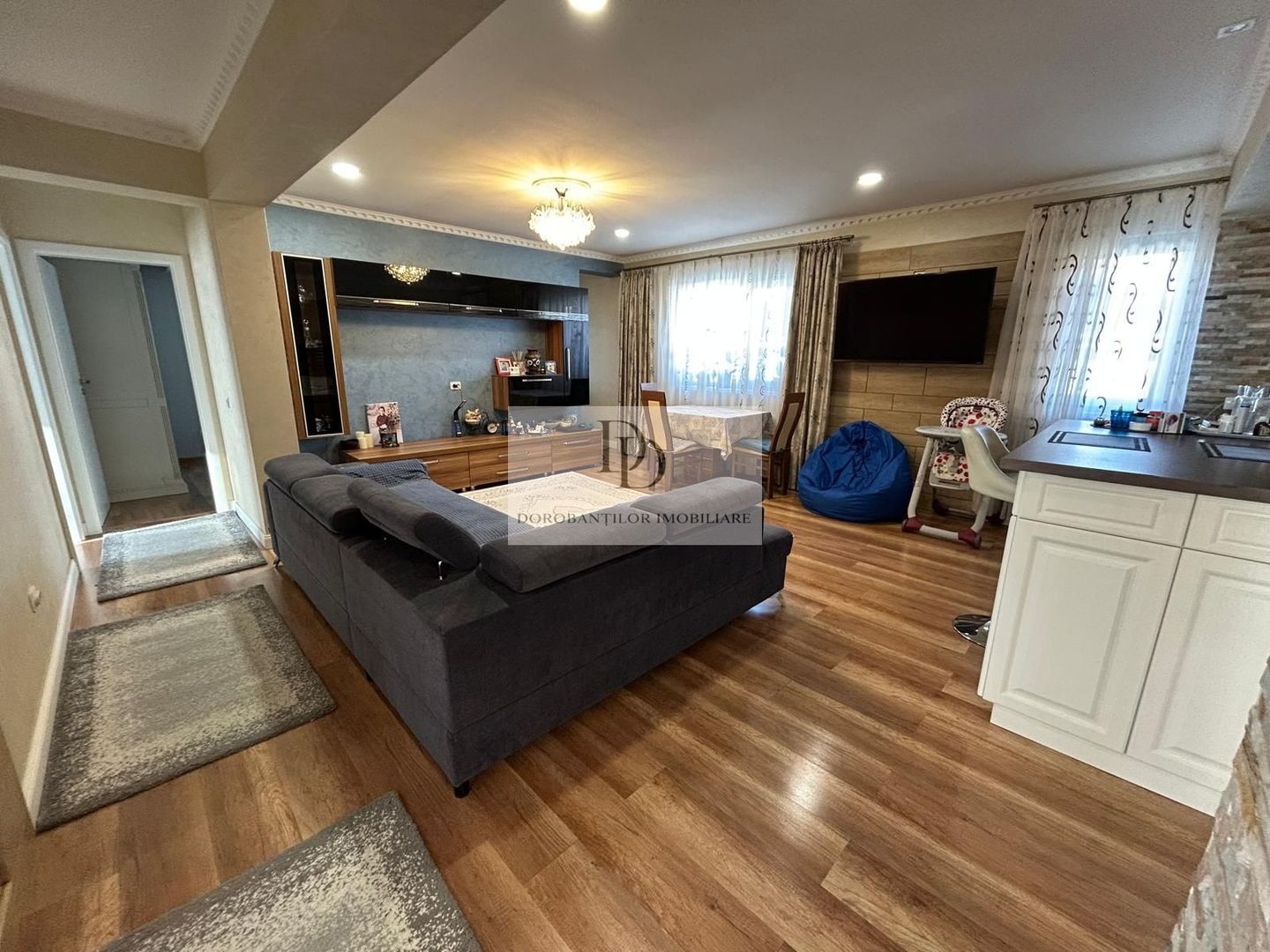 Apartament 4 camere singur pe nivel + 50 mp Pod + 2 Parcari | Oașului - Poză 3