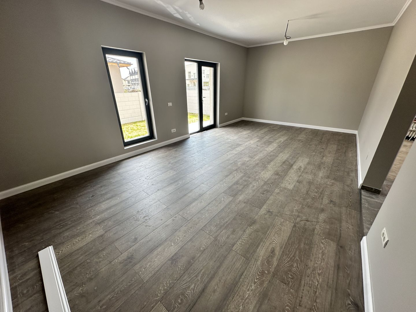 CASA INDIVIDUALA BRAGADIRU, TOATE UTILITATILE, CURTE 340 MP, COMIS 0% - Poză 6