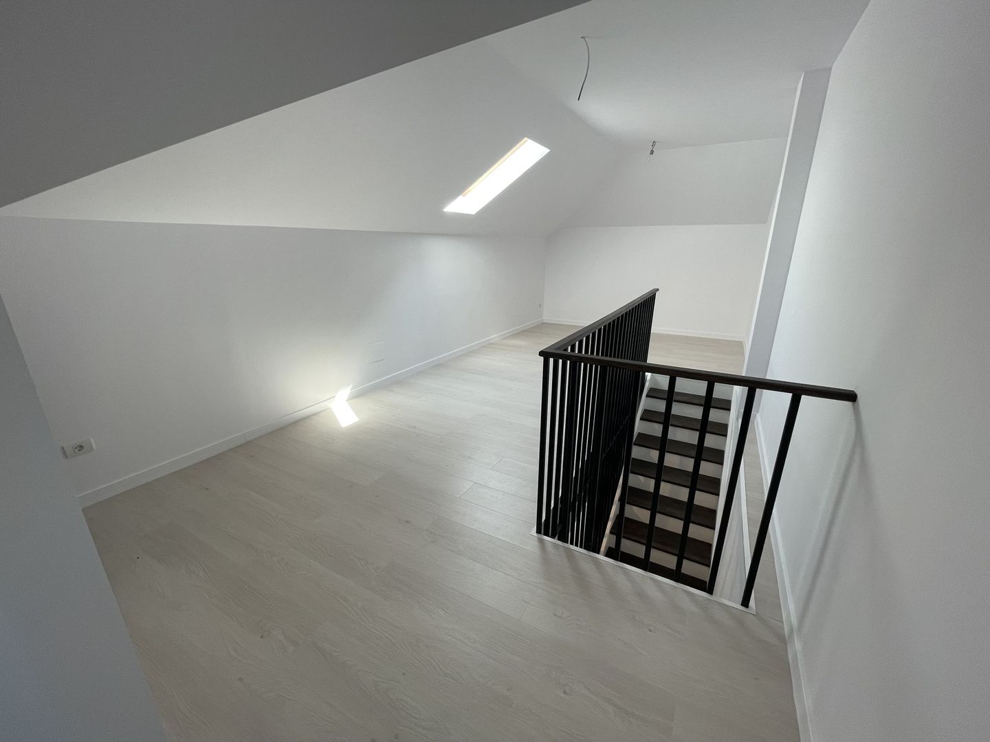 ULTIMELE vile Otopeni P+1+M, 160mp, MANSARDA, Utilitati 0% comision - Poză 7