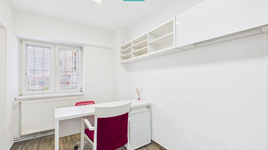 Spațiu Manichiură în salon - Poză 2