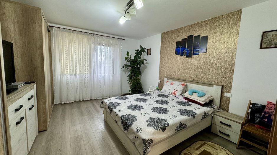 Casă Spațioasă de Vânzare în Ghimbav | Două Apartamente | Teren 579 mp - Poză 21