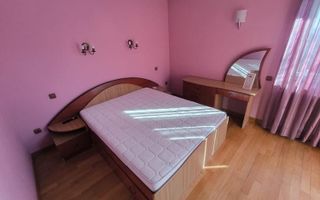 Casă spațioasă și luminoasă, cu teren generos, zona Europa - Poză 11