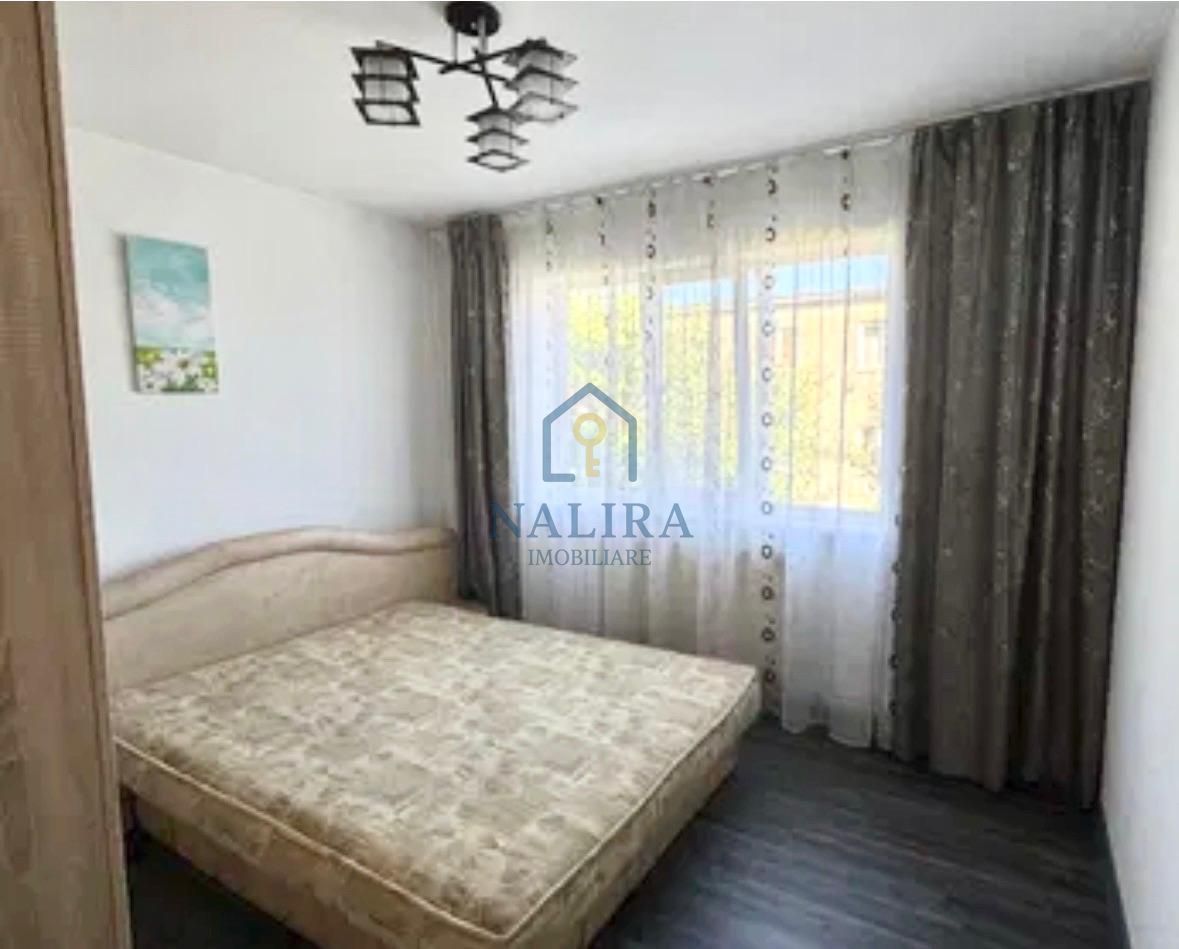 Apartament 3 camere de vanzare - Traian - Etaj intermediar - Poză 1