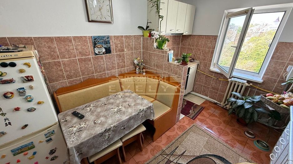 Vânzare Apartament 4 Camere - Decomandat - 78 mp - Str. Împărat Traian (Școala Nr.11) - Poză 4