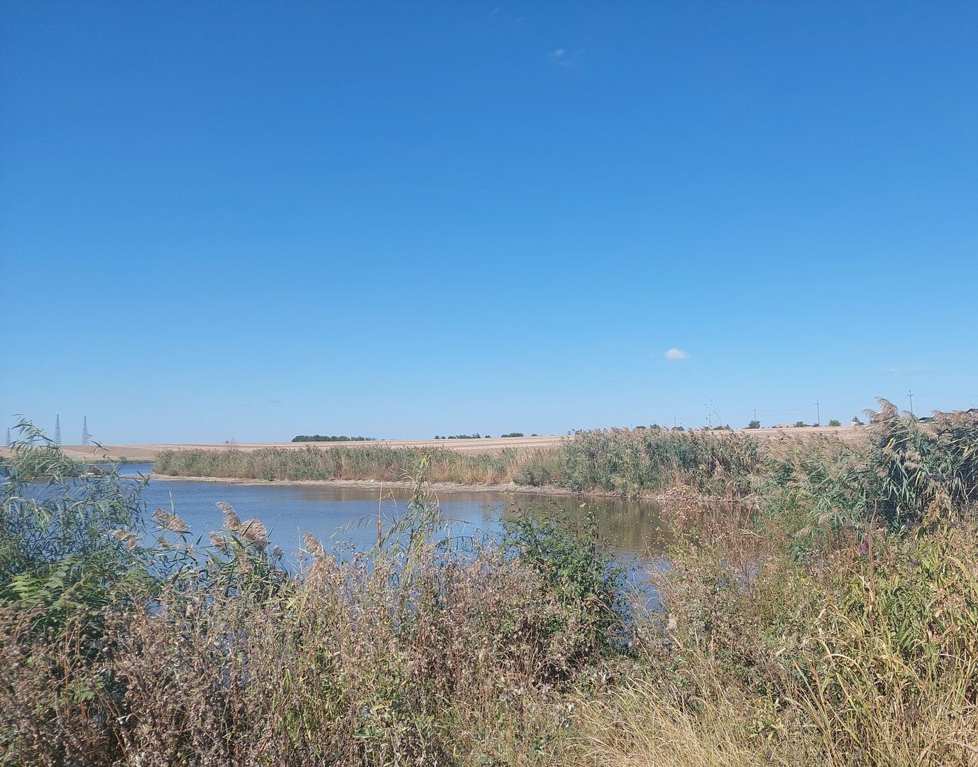 Oportunitate dezvoltare: 10.032 mp cu front la lac, lotizat - Poză 2