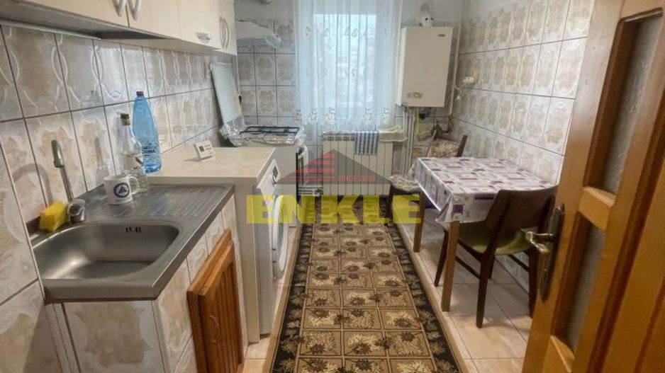 De închiriat apartament 4 camere decomandat - Poză 5