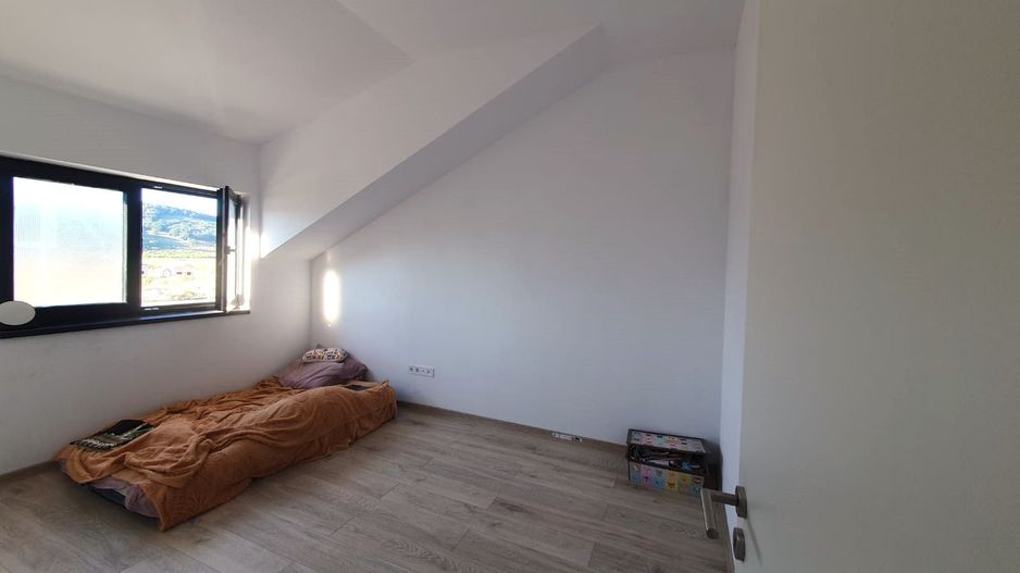 Locuință modernă, 2 camere decomandate, bloc tip vilă, Sânpetru - Poză 14