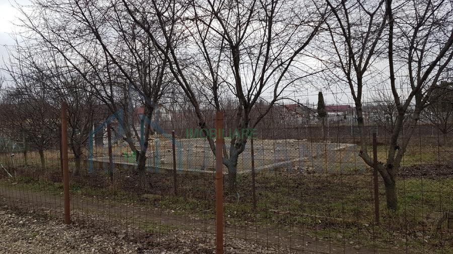 Teren + anexă gospodărească - Poză 1