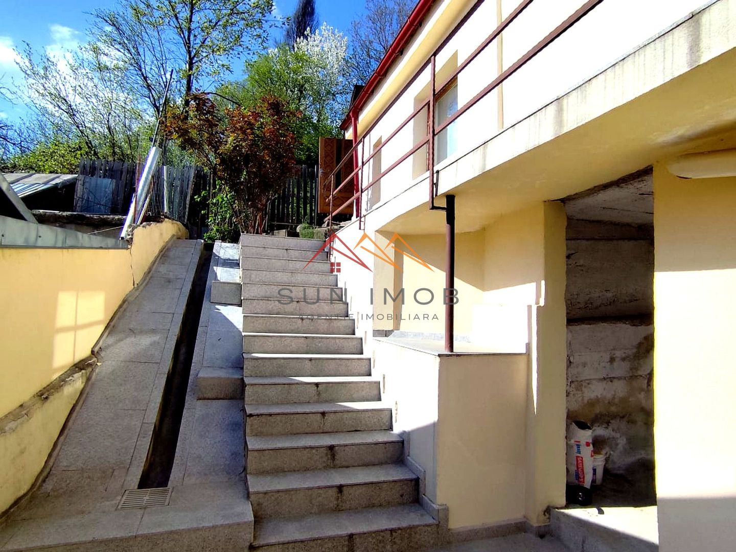 VILĂ P+E DE VÂNZARE | 5 CAMERE | TEREN 451 MP | CÂMPINA - Poză 2