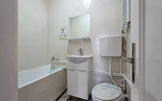 Raritate | Casa Căsătoriilor | Apartament în vilă, curte, garaj! - Poză 17
