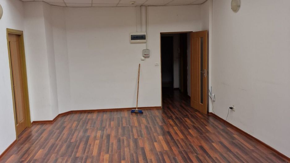 Birou deosebit 30 mp SAD - Poză 5