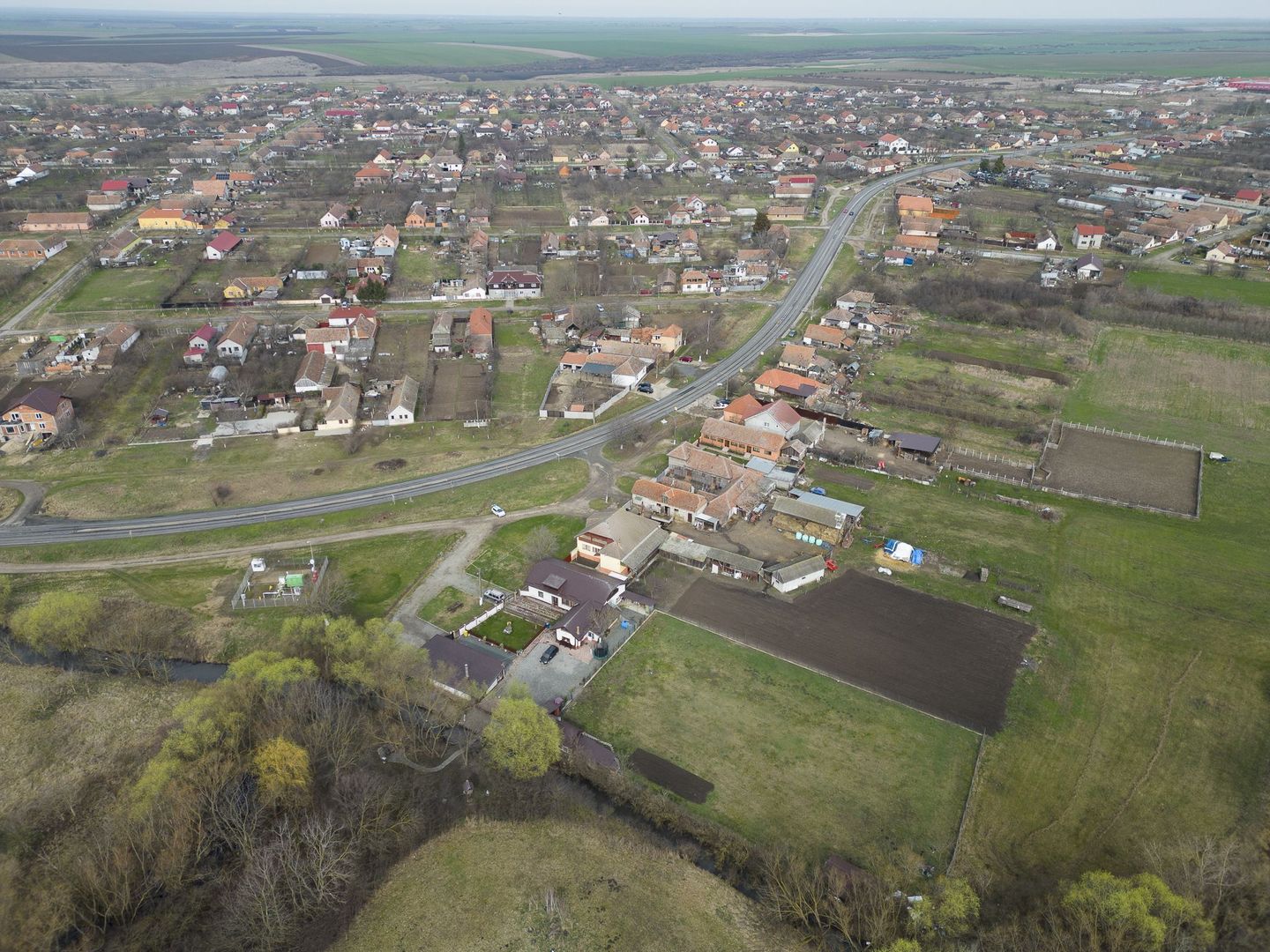 Proprietate imobiliară cu potențial extraordinar! - Poză 60