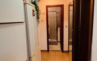 Ap. Huedin, stradal, decomandat, balcon inchis, vedere libera, parcare - Poză 5