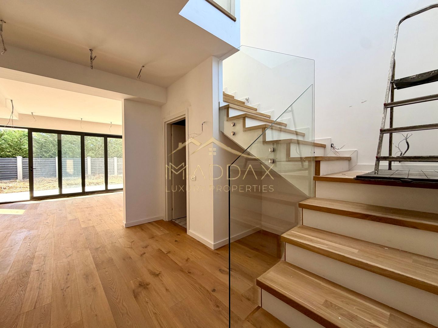 Vila Mediteraneana P+1E // 5 camere / 136 mp utili /garaj / Tunari - Poză 28