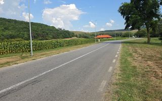 Teren intravilan, 2800 mp, la asfalt,cu utilitati, Hapria, com. Ciugud - Poză 2