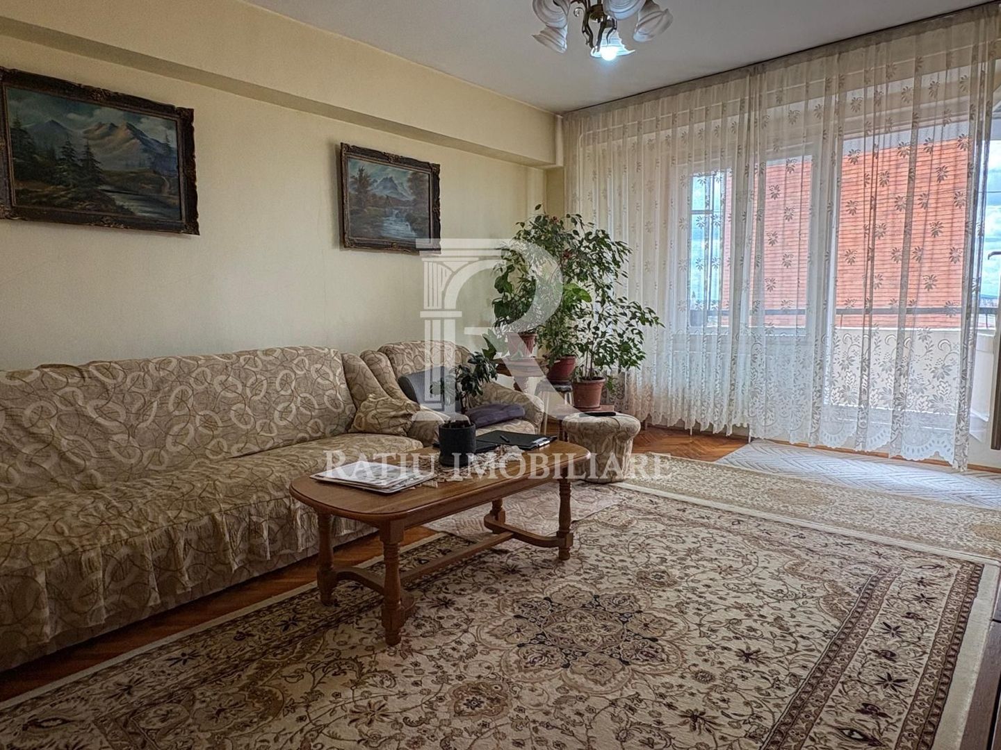 Apartament cu 4 camere | Bulevardul Dacia | Oradea - Poză 1