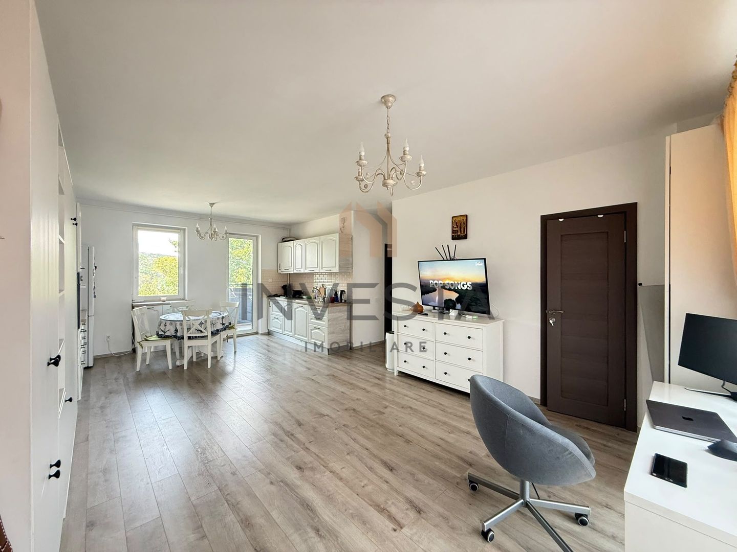 Apartament 3 camerere etajul 1. Imobil nou 2 parcari subterane incluse - Poză 2