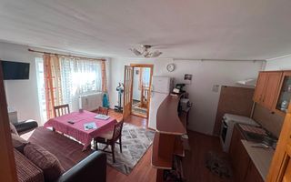 Apartament 3 camere decomandat  78 mp pivnita curte  in zona Centrala - Poză 1