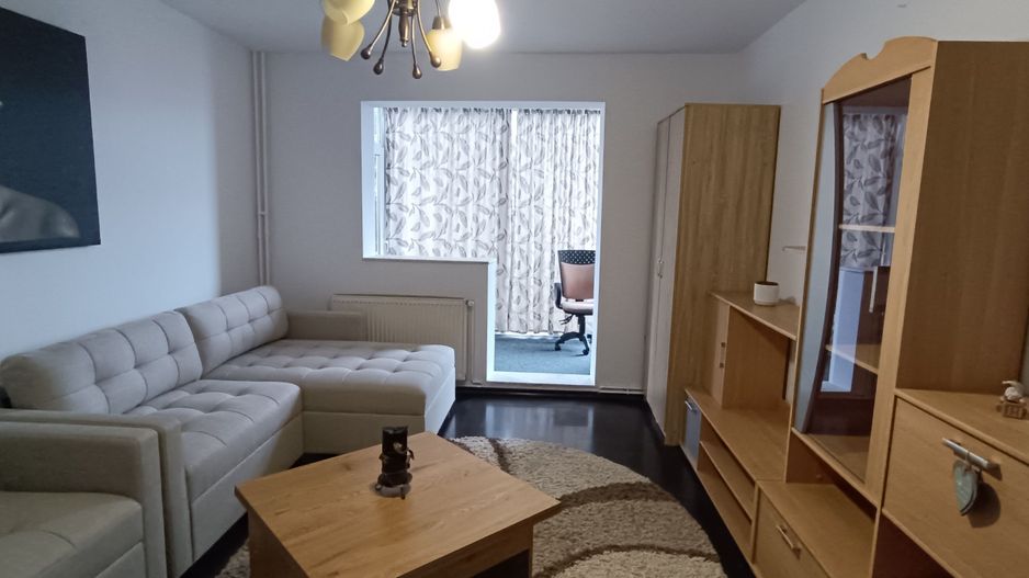 Apartament mobilat3 camere-Tractoru - Poză 1