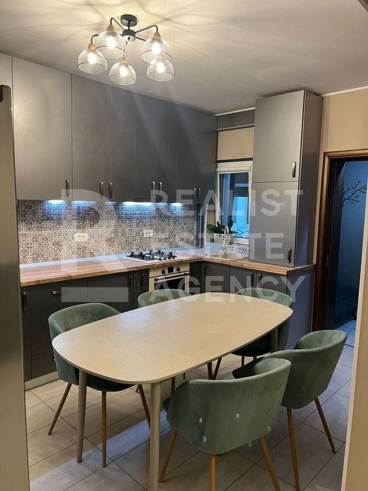 Casa in ansamblu minirezidential | 3 camere | Cramă - Poză 1