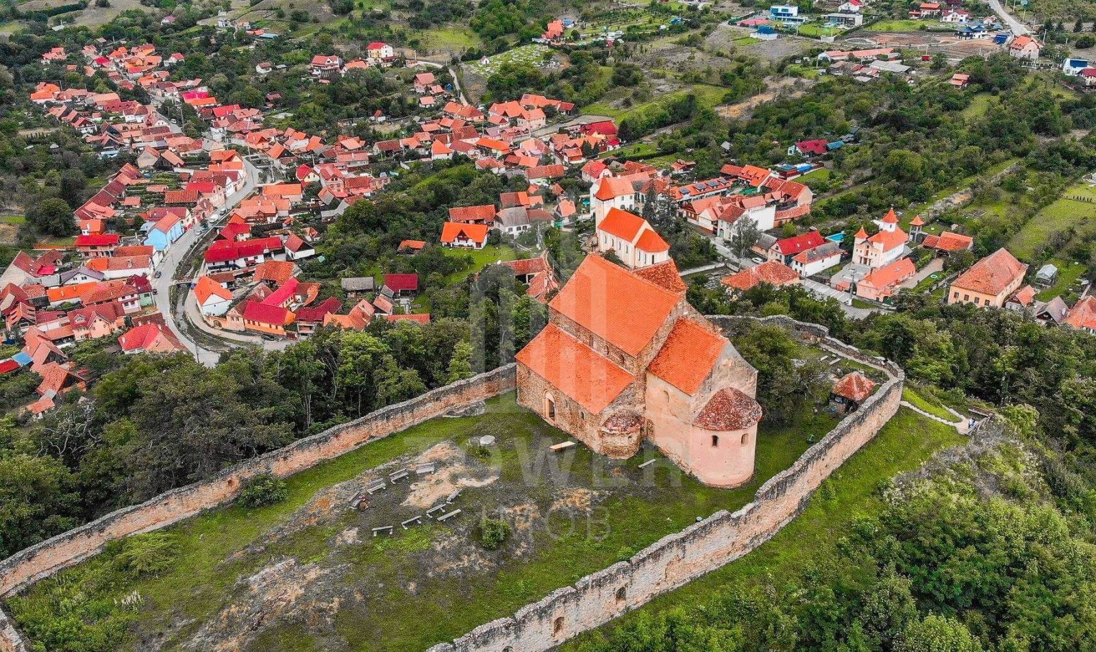 Teren intravilan 4600mp - 55 EUR/mp - EXCLUSIVITATE CISNADIOARA - COMISION 0% - Poză 1