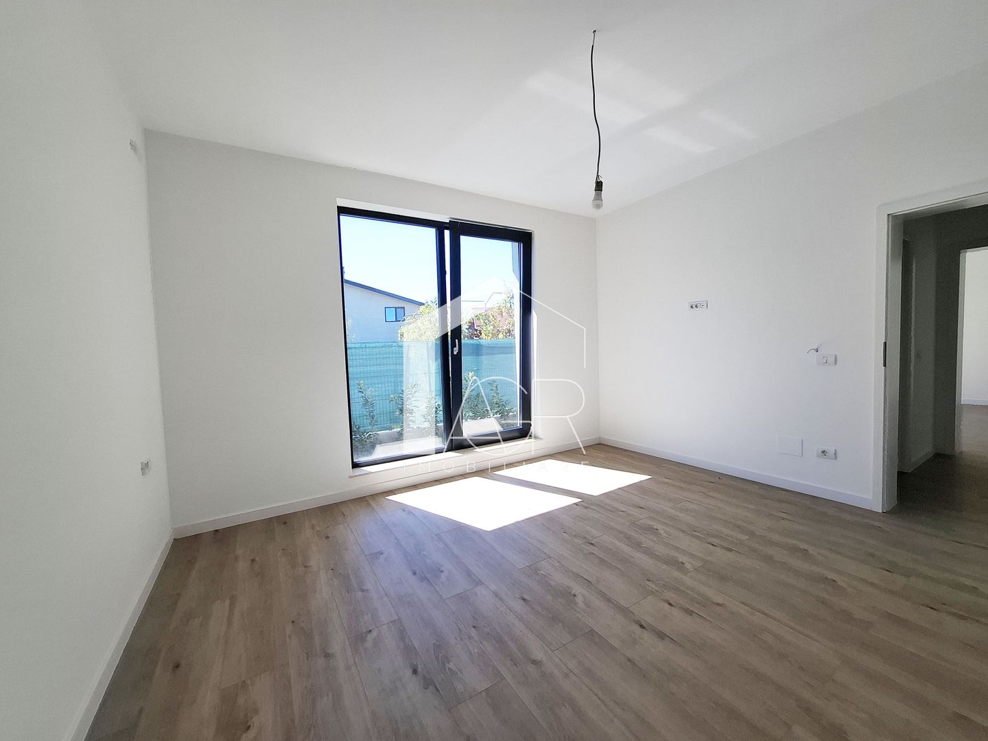 Casa cu 4 camere de vanzare, Bucov, Mica Roma - Poză 14