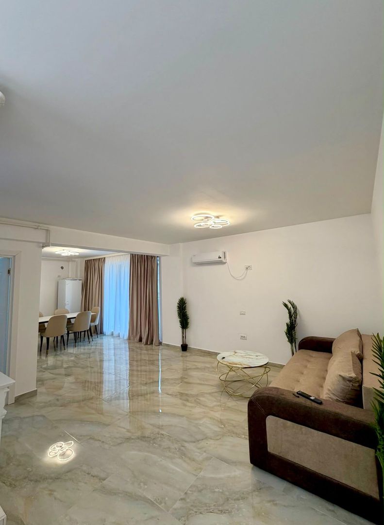 Apartament 2 camere de vanzare Tomis Plus doua locuri parcare - Poză 2