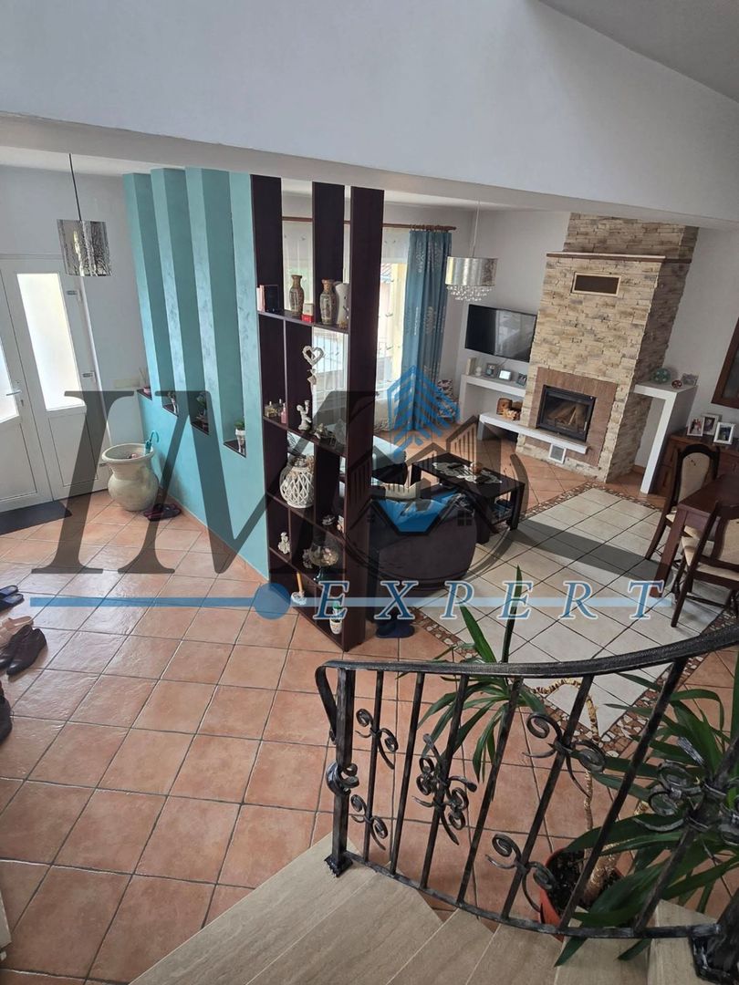 Casă de vânzare zona centrala Aiud - Poză 1