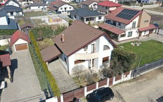 Casa de Vânzare - Poză 1