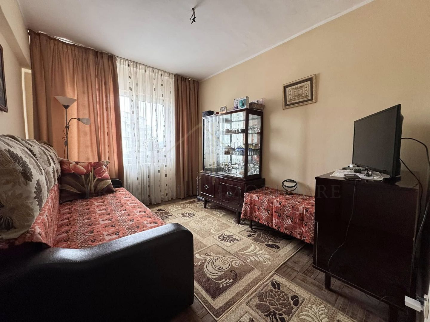 Apartament 3 camere zona de jos - Poză 4