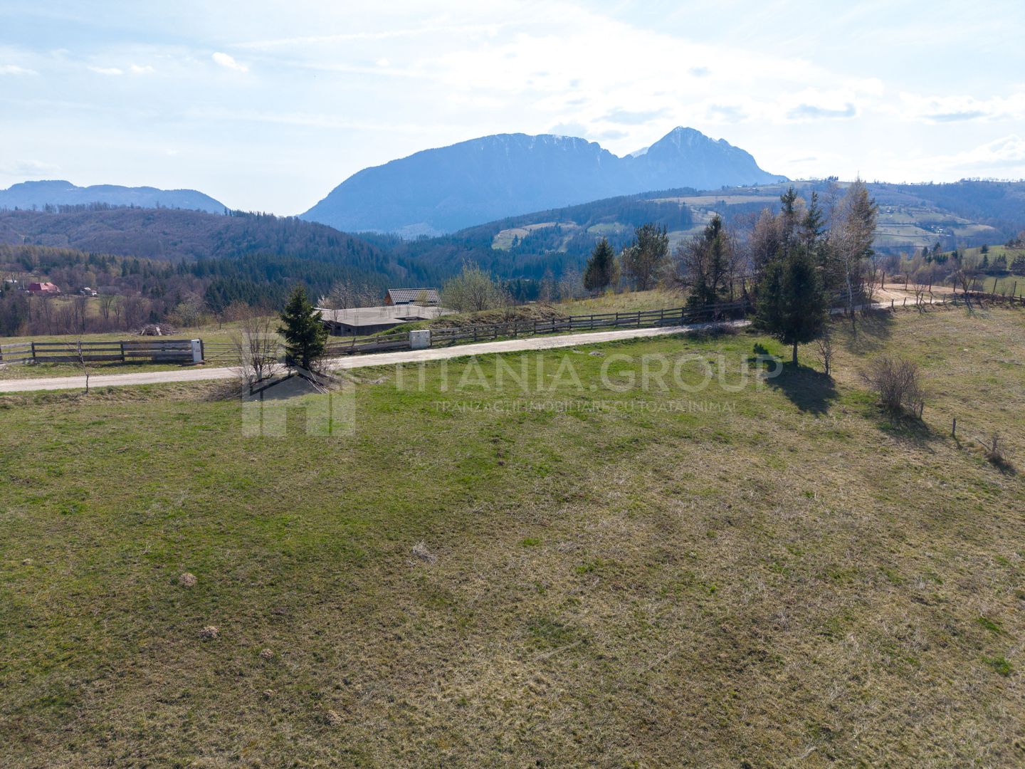 Teren intravilan în Poiana Mărului, 3.791 mp cu priveliste panoramica - Poză 19