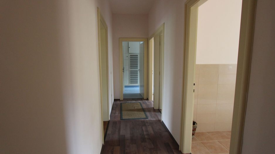 Apartament spatios 3 camere,zona medicina - Poză 12