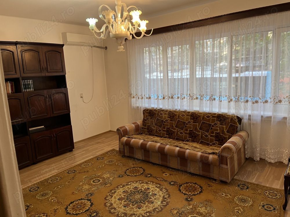 Apartament de patru camere Piața Rosetti - Poză 1