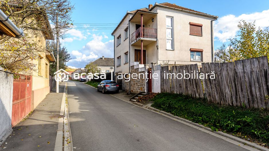 Casă din cărămidă cu 8 camere – zonă liniștită, LIPOVA - Poză 2