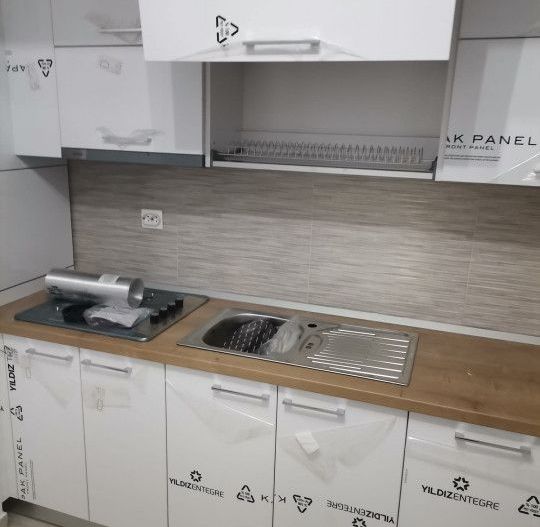 Inchiriere apartament 3 camere,nemobilat, bloc nou, zona Nord - Poză 3