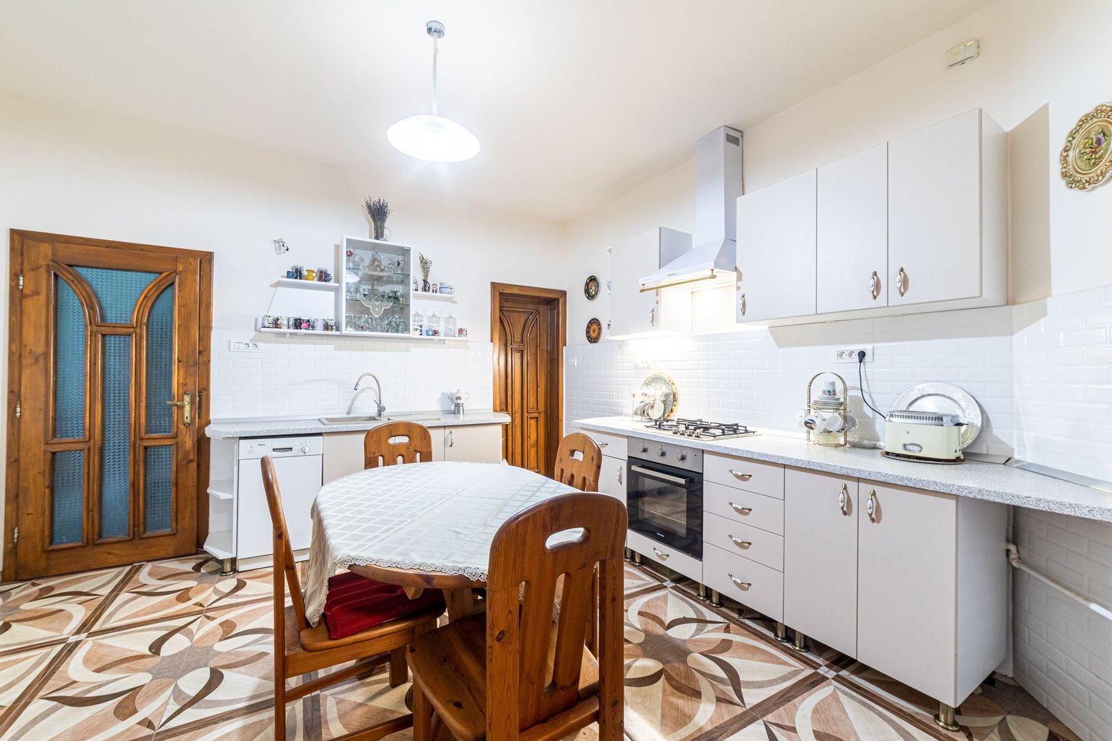 REZERVAT!  Preț fix redus!Casă multifamilială zona Pârneava - Poză 5