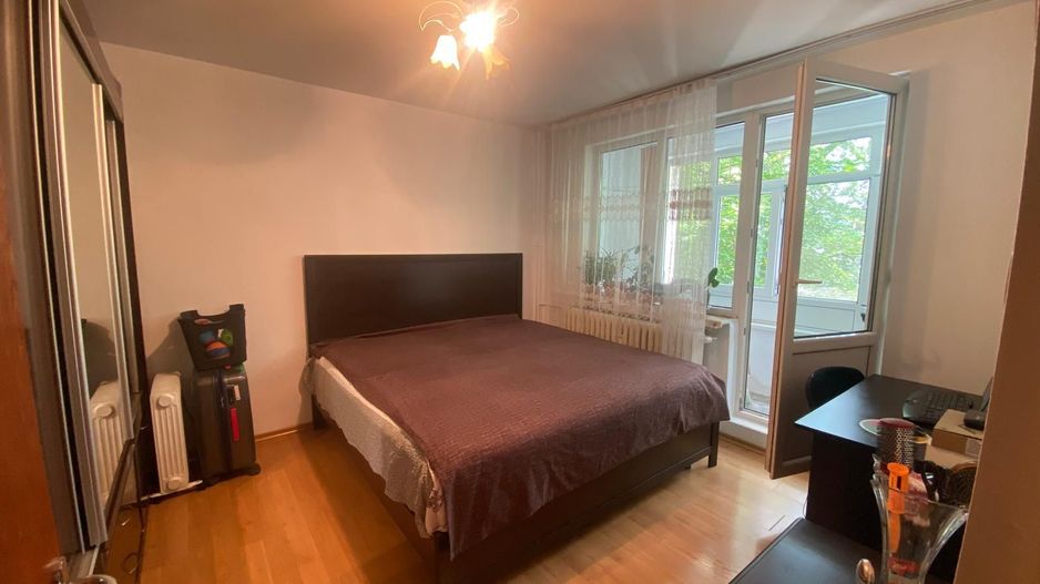 Apartament 3 camere decomandat Berceni - Poză 1